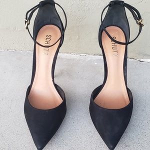 Schutz Sexy Black Pump